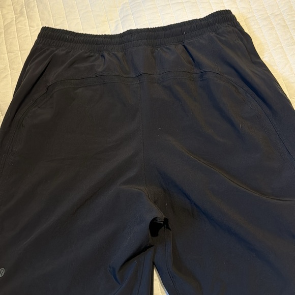 Lululemon Pace Breaker- Lined 9’ Medium - Picture 5 of 5